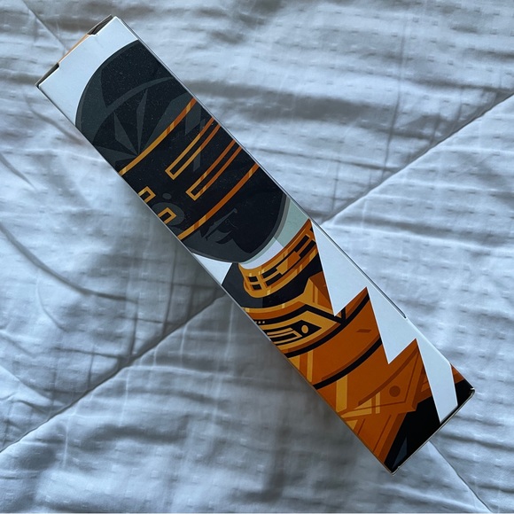 Power Rangers Lightning Collection - Zeo Gold Ranger - Picture 3 of 6